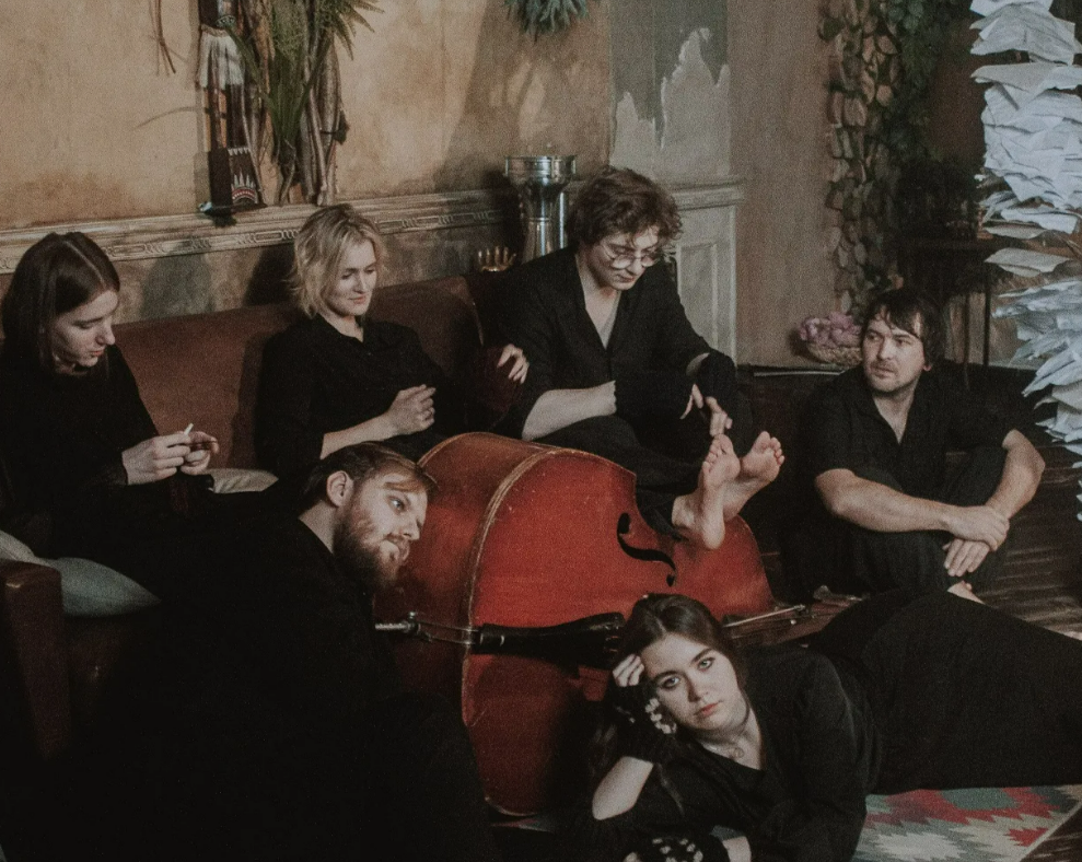 Бонд с кнопкой